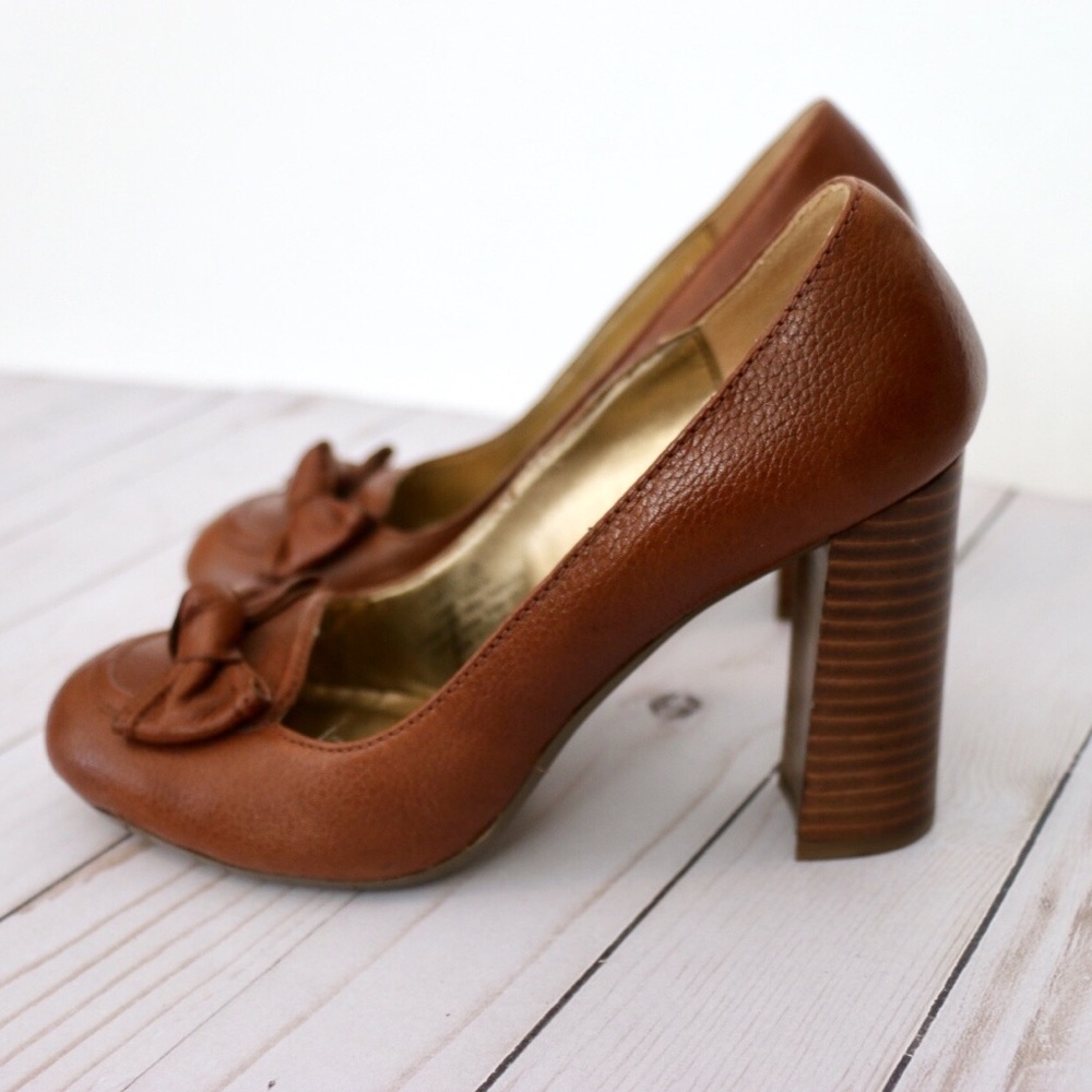 Banana Republic leather heels